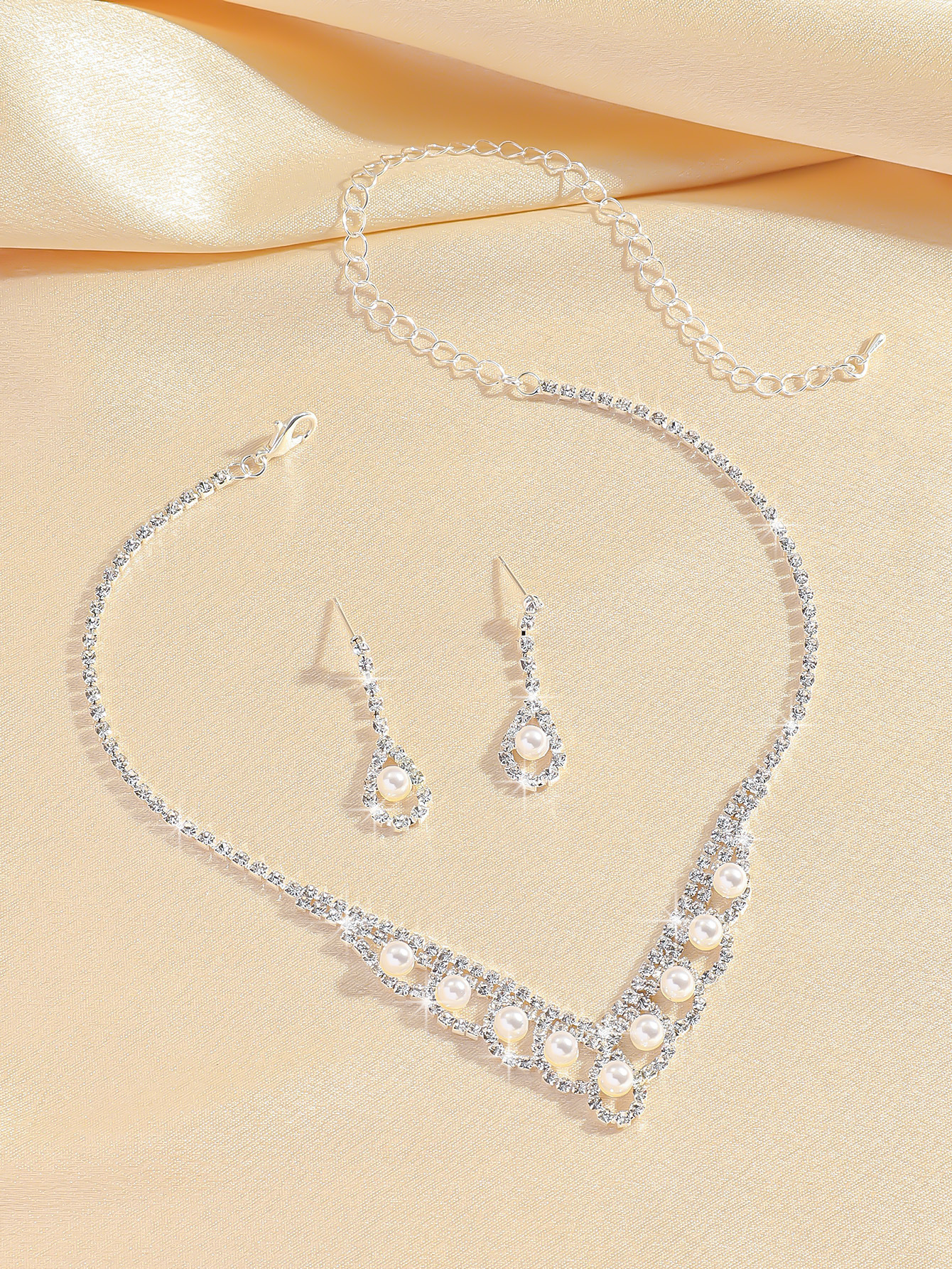 Súprava perlový náhrdelník a náušnice na svadbu a ples_voghion.com