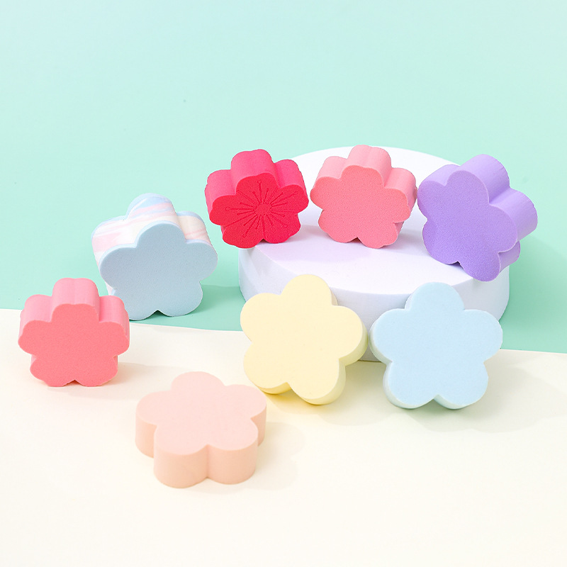 Pequeña flor de cerezo personalizada con polvo plano de forma especial, almohadilla de aire gruesa, no comer polvo, seco y húmedo, polvo de maquillaje, esponja