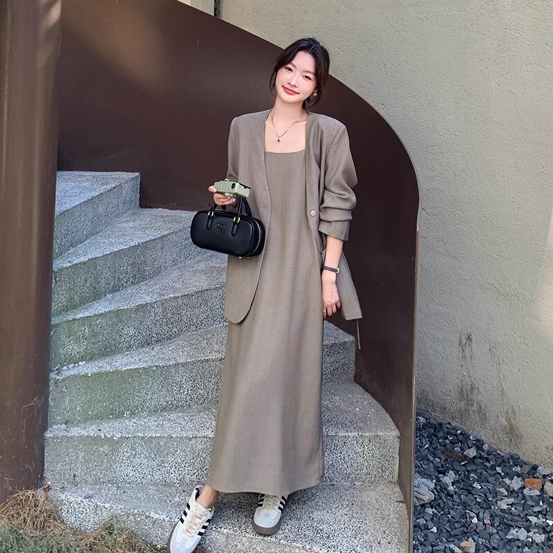 高級感軽熟風vネックスーツのスカート|undefined