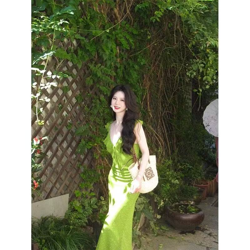 French-Style Green Floral Spaghetti Strap Dress for Women, Summer 2025 New Popular Beach Vacation Elegant Bodycon Long Dress French-Style Green Floral Spaghetti Strap Dress for Women, Summer 2025 New Popular Beach Vacation Elegant Bodycon Long Dress