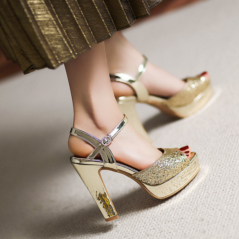 Catwalk high heels women not tired feet 2022 new fairy wind thick heel Super sandals with waterproof table summer