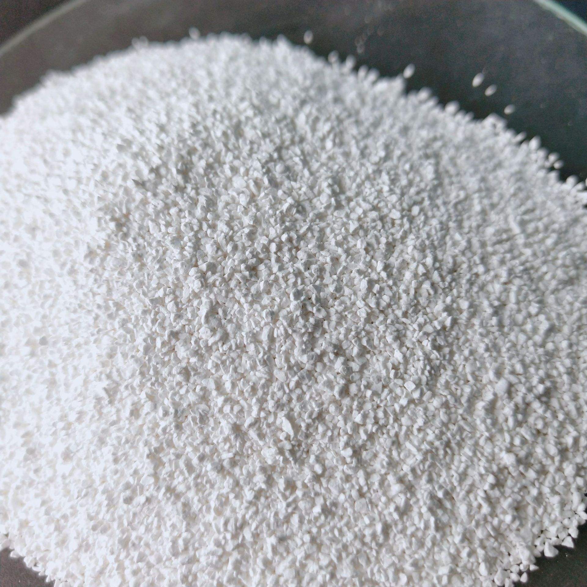 直供批发价除氟滤料0.5-1.5 碳基磷灰石 水中氟离子吸附剂 炭基磷