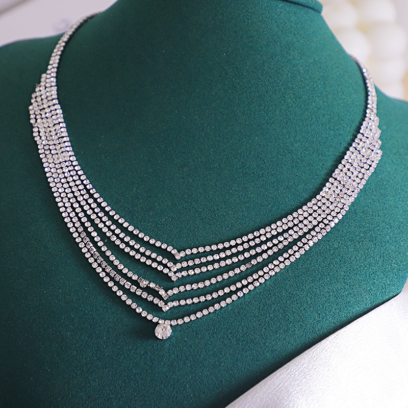 new retro exaggerated necklace clavicle chain multilayer rhinestone necklacepicture1