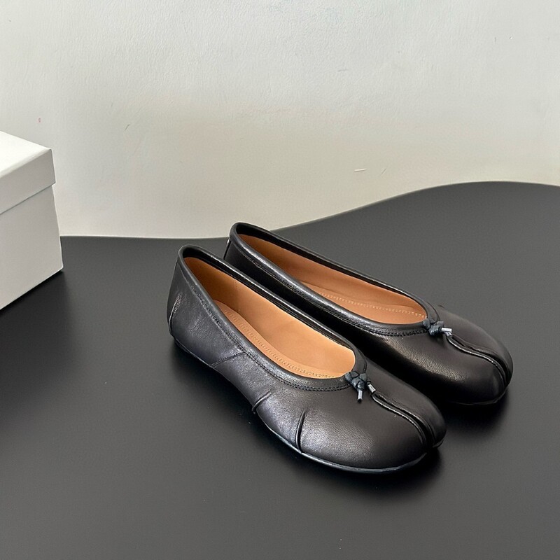 [migua] m6 pleated ballet shoes tabi split toe single shoes pig trotters shoes one pedal shallow mouth niche style