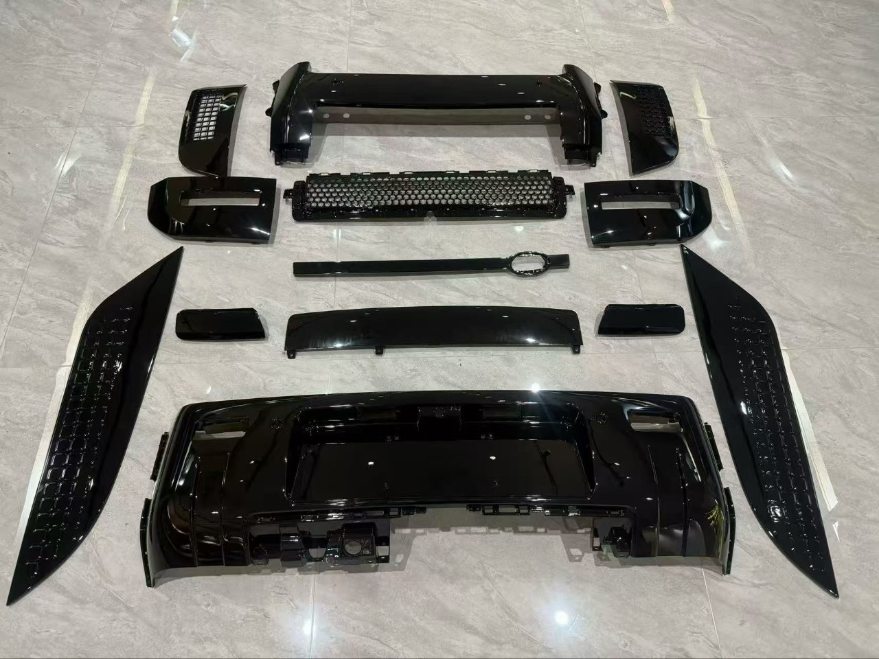 Supports cross-border, suitable for Land Rover Defender 20-25 upgrade to 26 models with the Black Warrior kit, Black Warrior style