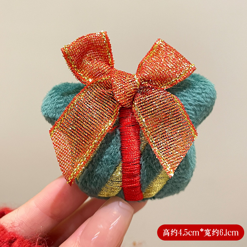 Broche de Navidad para mujeres regalos de alce pines para niños decoración de vacaciones pequeños regalos accesorios muñeco de nieve pequeños regalos image 21