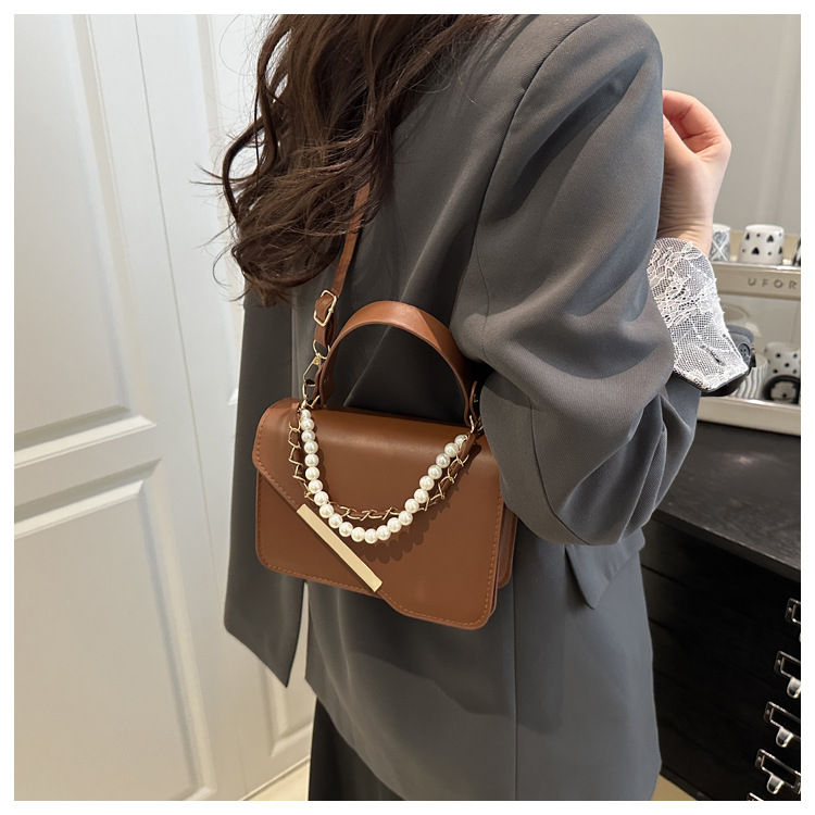 360g Weight Magnetic Buckle Closure Type Single Shoulder Strap Strap Type Shoulder Bag Bags Type Casual, Daily Occasion Pu Leather Material Solid Color Pattern All Seasons Season Women's Gender Elegant, Streetwear Style Square Shape Women's Pu Leather Solid Color Elegant Streetwear Square Magnetic Buckle Shoulder Bag 3