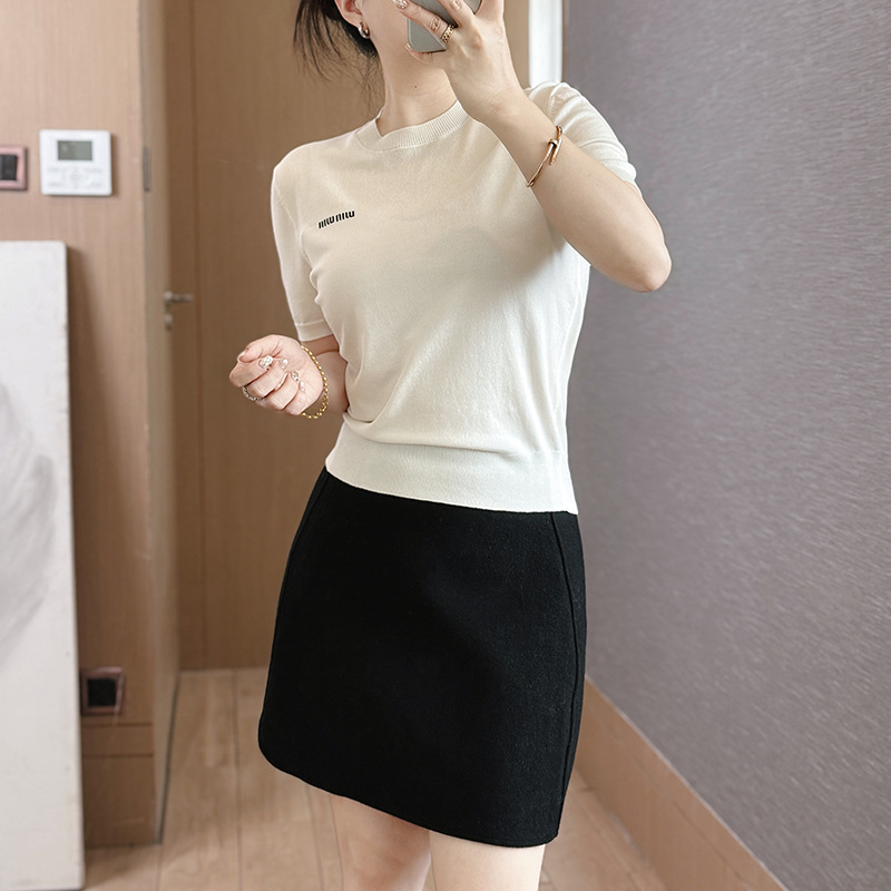 2503204 - Trắng