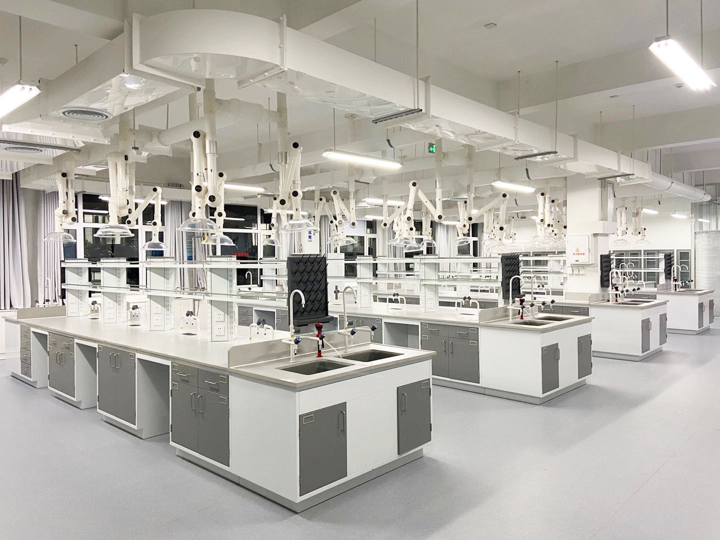 Ϋ���ൺ���ռ����ĳ��Ͳ�ȫ�ָ�ľʵ��̨ʵ���ұ�̨���ҹ�Ӧ