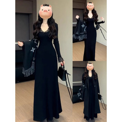 赫本风黑色v领针织连衣裙子女早春季2025新款配大衣内搭打底长裙