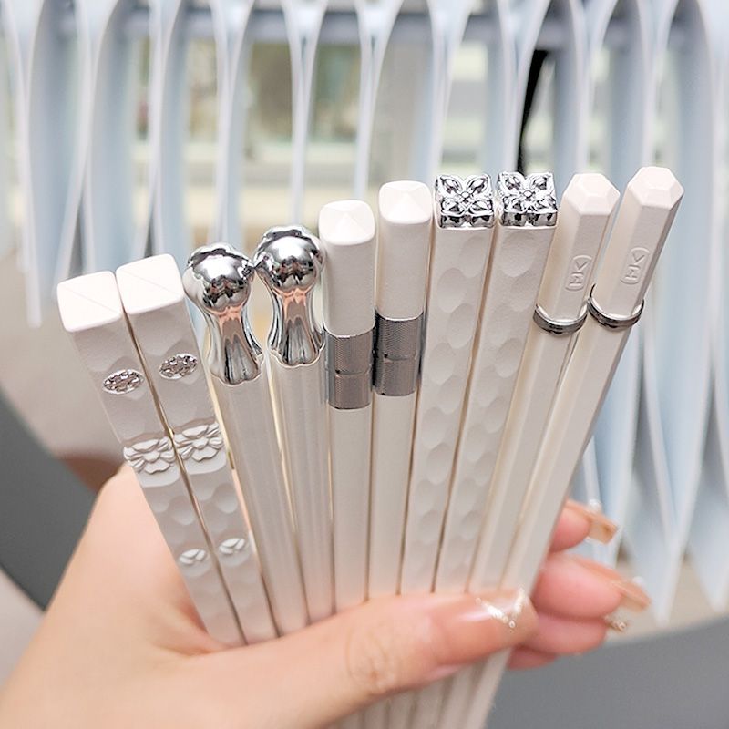 High-End Alloy Chopsticks for Home Use, New Non-Slip, Mold-Free, Food-Grade, Light Luxury Nordic Style, One Pair Per Person, 2024