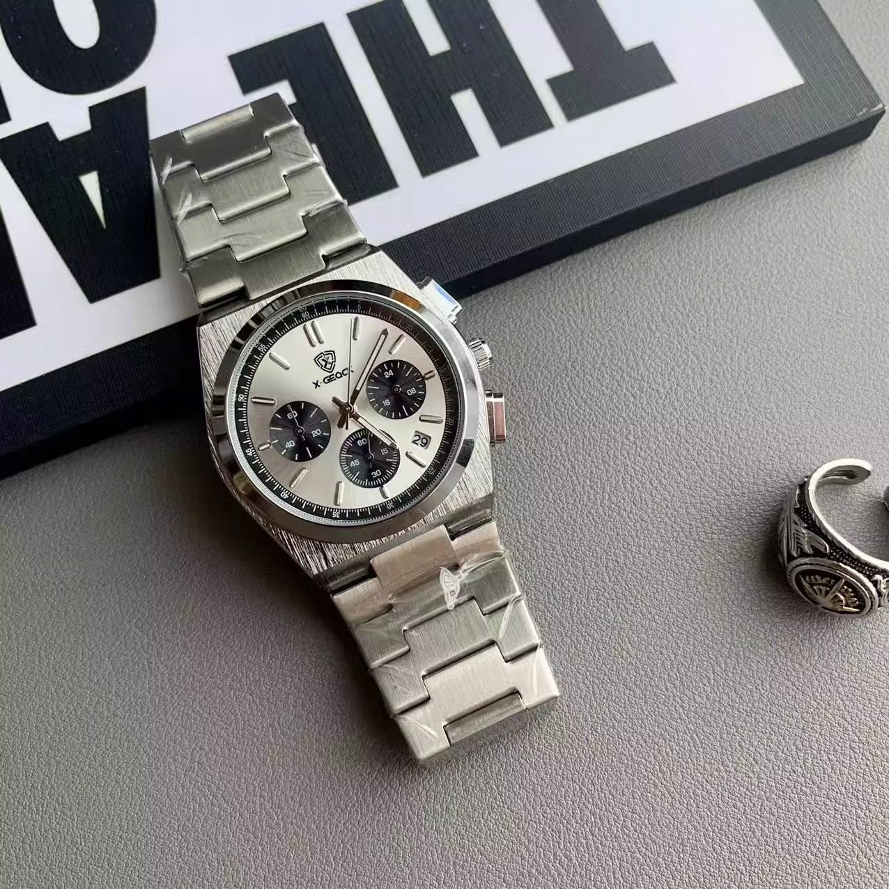 Business Ultra-Thin Watch Men's Retro Casual Personality Multi-Functional Sports Steel Band Luminous Three-Eye Six-Pin Quartz Watch