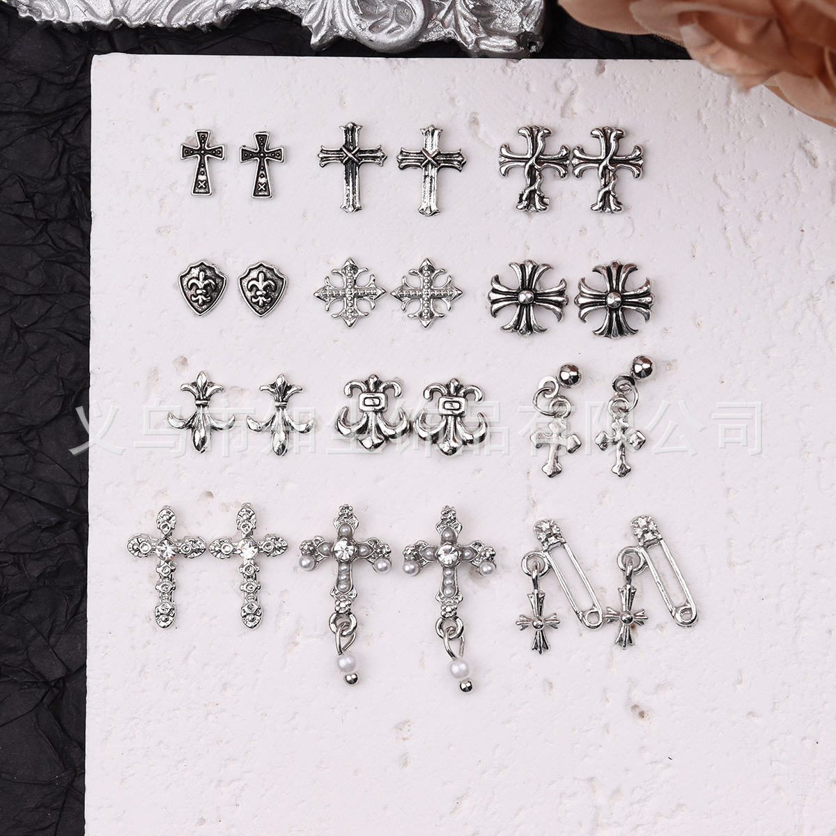 새로운 복고풍 Crow Heart 네일 아트 쥬얼리 펑크 스타일 크로스 실버 다크 메탈 네일 장식 DIY