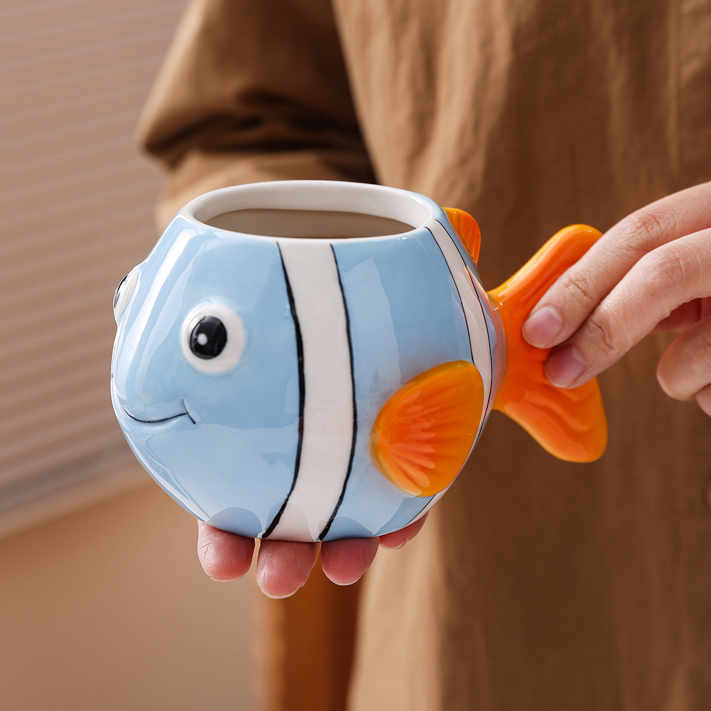 Tazas de cerámica de peces payaso marinos transfronterizos tazas de dibujos animados lindas tazas de agua de regalo para niños tazas de leche en stock al por mayor