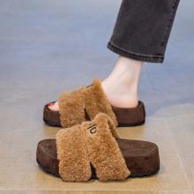 香港厚底毛毛拖鞋女外穿秋冬季2025新款加绒松糕居家增高一字棉拖
