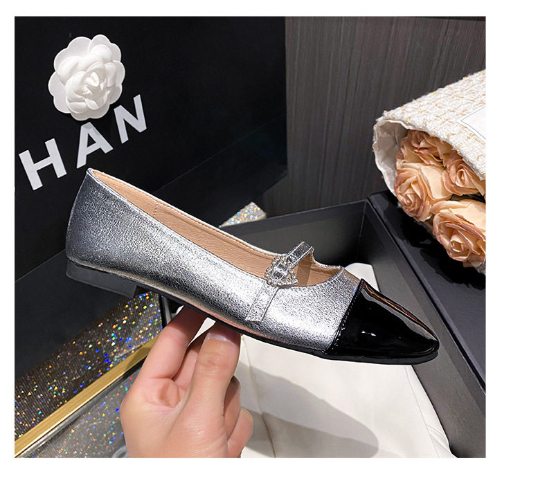 Giày Mary Jane nữ mũi tròn gót thấp 1–3 cm, quai ngang đính khóa trái tim phối màu — Bạc (đáy phẳng), Màu đen (đế bằng) chi tiết 26