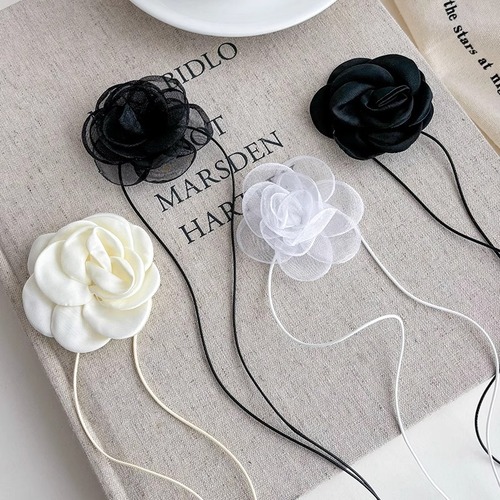 Tea Flower Chain Choker Necklace Black Rose Flower Lock Bone Chain Necklace Collar Necklace