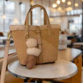 南枫时尚休闲新款清冬栗岛托特包毛茸茸包包女冬手提单肩斜挎包