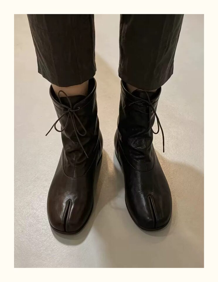 Bốt cổ ngắn nữ da bò xẻ ngón buộc dây ống rộng gót thấp — Màu nâu đậm, màu đen chi tiết 3