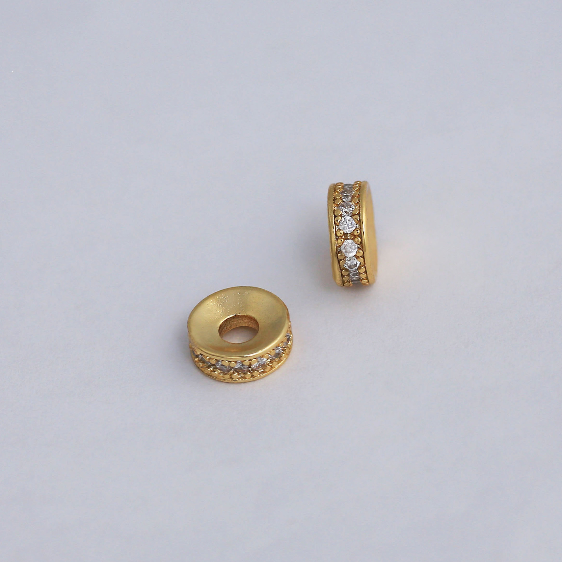 Conservar el color 18k bolsa de oro incrustada en anillos de perforación de zircon, cuentas de separación de cuentas de agujeros grandes, cuentas de separación de cuentas de DIY Crystal hand chain, accesorios de joyería de separación de cuentas