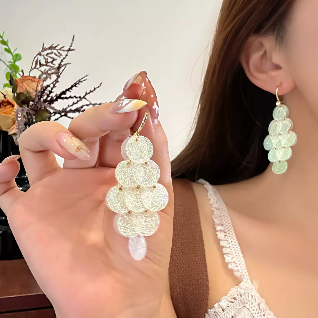 抖音淘宝夏季新同款清新甜美圆片细闪流苏耳环法式简约小众耳饰女