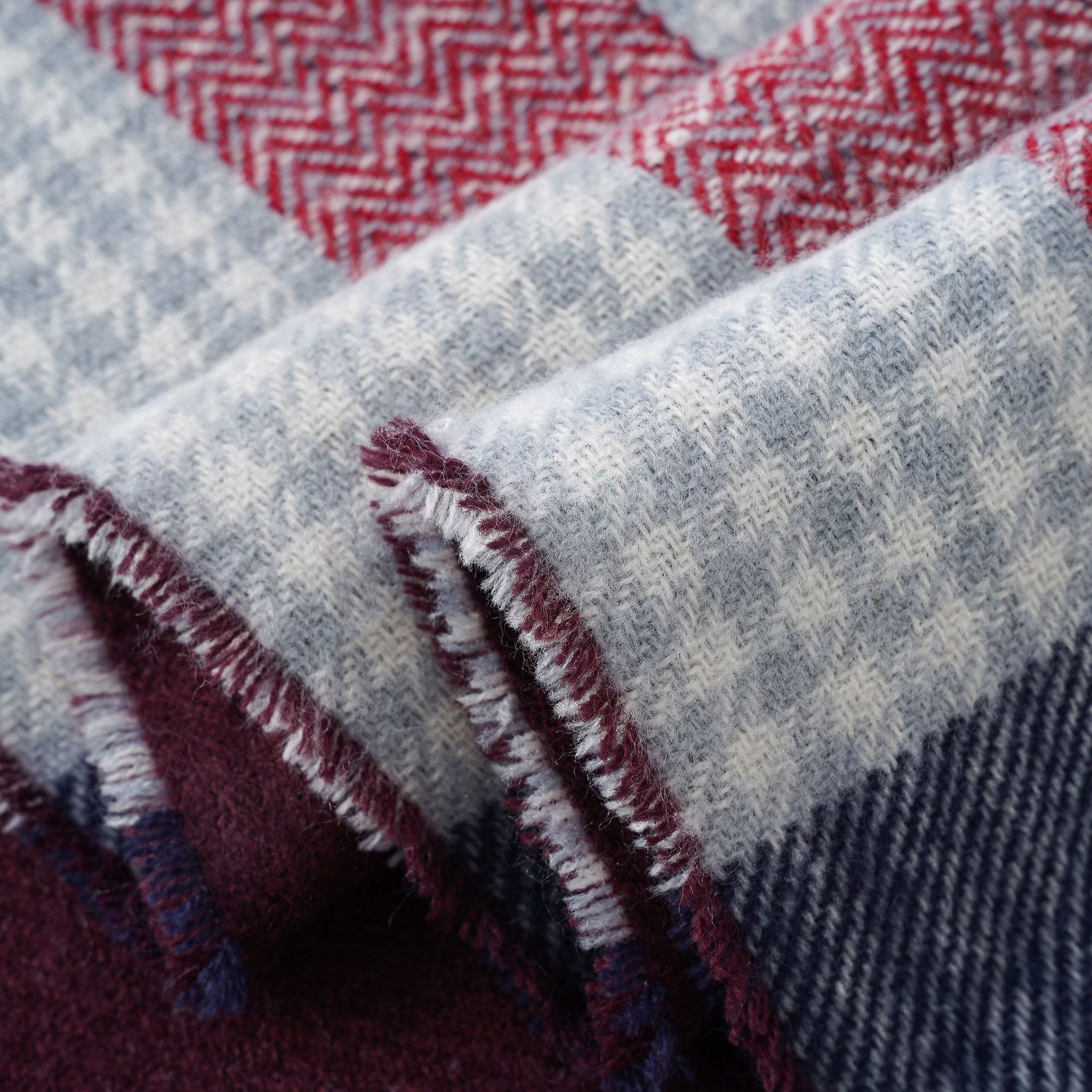 Nueva moda Plaid bufanda estilo coreano de las mujeres Otoño e Invierno espesado caliente japonés estudiantes deshilachados bufanda moda