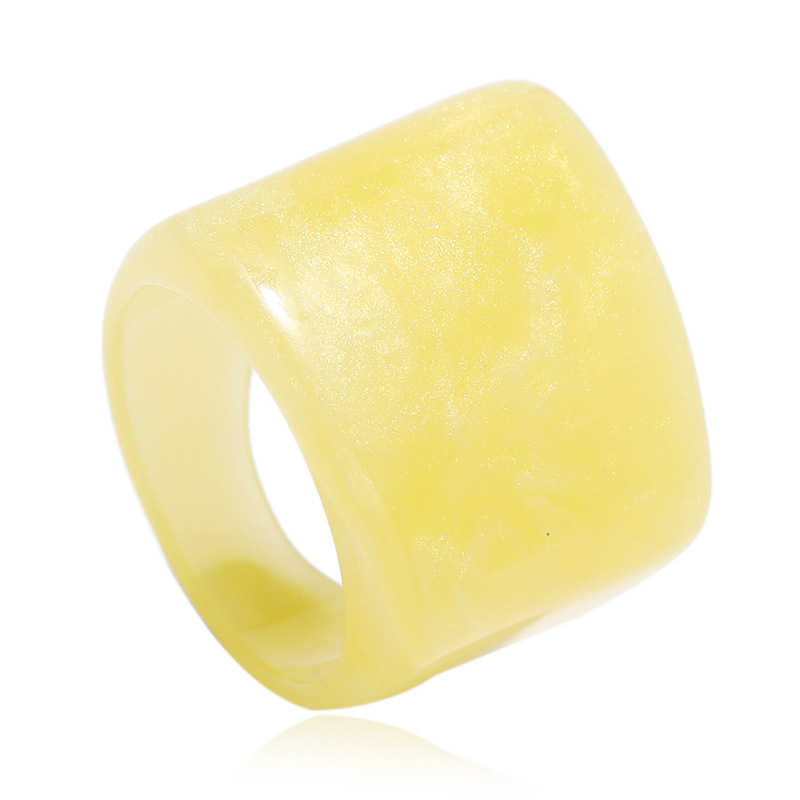 Korean Retro Resin Niche Design Index Finger Ring Fashion Temperament Simple Trend Acrylic Ring display picture 6