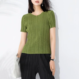 连衣裙;时尚休闲套装;女式T恤