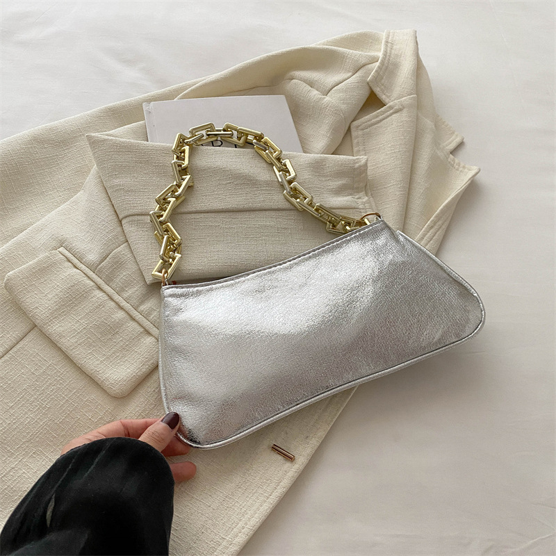Bolso de mano de cadena de moda, bolso de mano de mujer, nuevo estilo de moda, bolso de palo minimalista, bolso de hombro de nicho de verano 2024