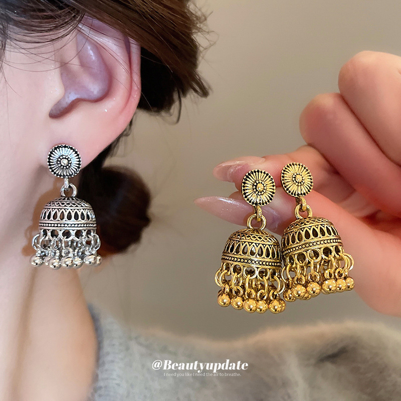 Aguja de plata, campana vintage, pendientes de borlas talladas, pendientes de temperamento de moda, pendientes de mujer, lujo ligero, sentido de alta gama