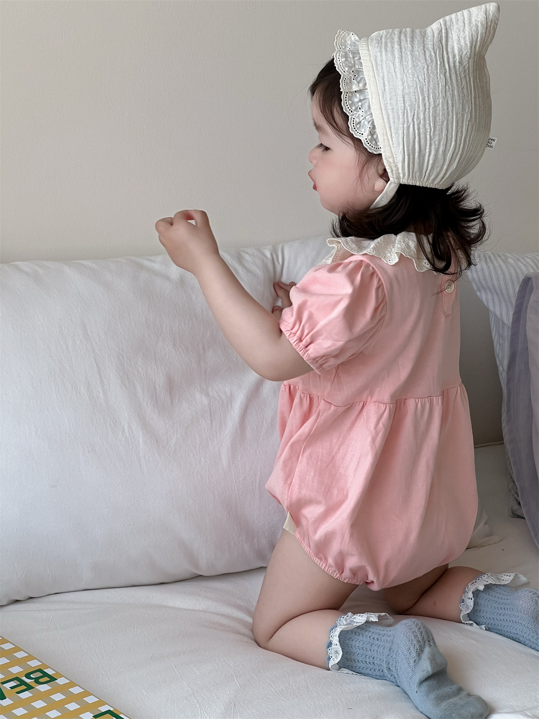 Ropa de verano para bebés, ropa fina para niños, mono de verano 2026 de nuevo estilo, ropa infantil estilo coreano, body con cuello de encaje para niñas.