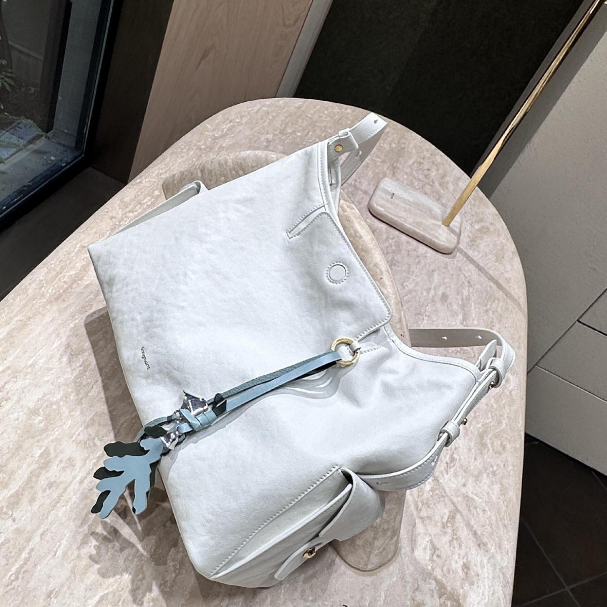 노래 추적 시리즈 호보 가방 흰색 야채 무두질 소 가죽 어깨 슬렁 부드러운 가방을 가진 LI NA