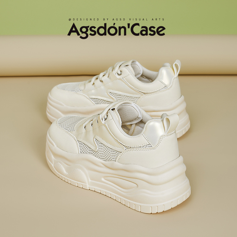 Augu Shi Deng red zapatos blancos para mujeres 2025 nuevo estilo de verano estilo universitario muffin zapatos deportivos de suela gruesa zapatos de skate ligeros