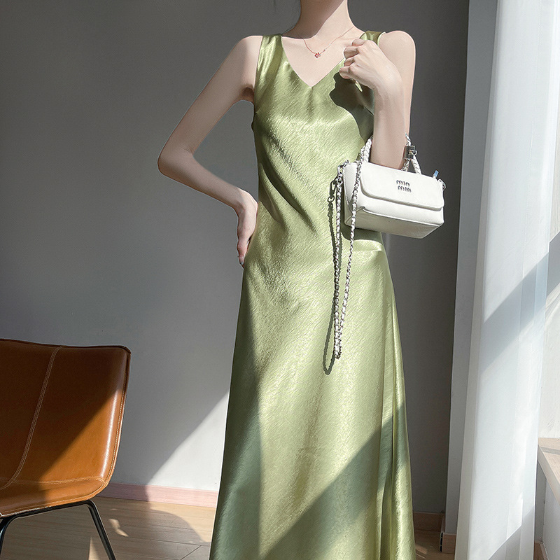 Silk Satin 2025 New Summer Women's V-Neck Long Skirt Mid-Length Knee-Length Printed Elegant Sleeveless Dress Silk Satin 2025 New Summer Women's V-Neck Long Skirt Mid-Length Knee-Length Printed Elegant Sleeveless Dress