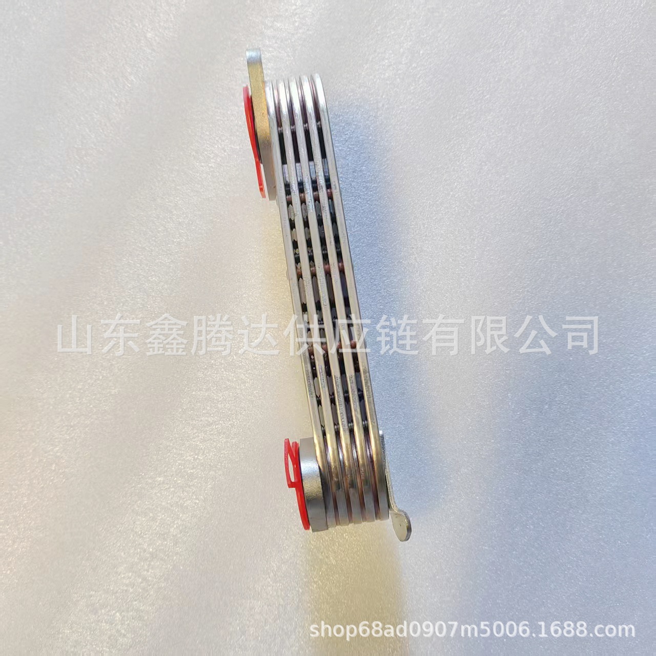 Factory Direct Supply of Engine Oil Cooler for Japanese Cars, Auto Parts Ok55114701 with 5-Layer Water Deflector