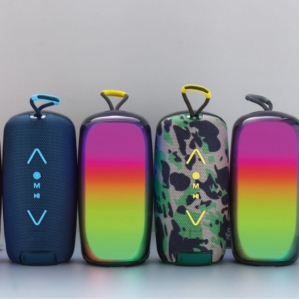 Luz de color pulsante bluetooth sonido portátil de alta potencia multifuncional al aire libre subwoofer inalámbrico tarjeta de enchufe impermeable micrófono