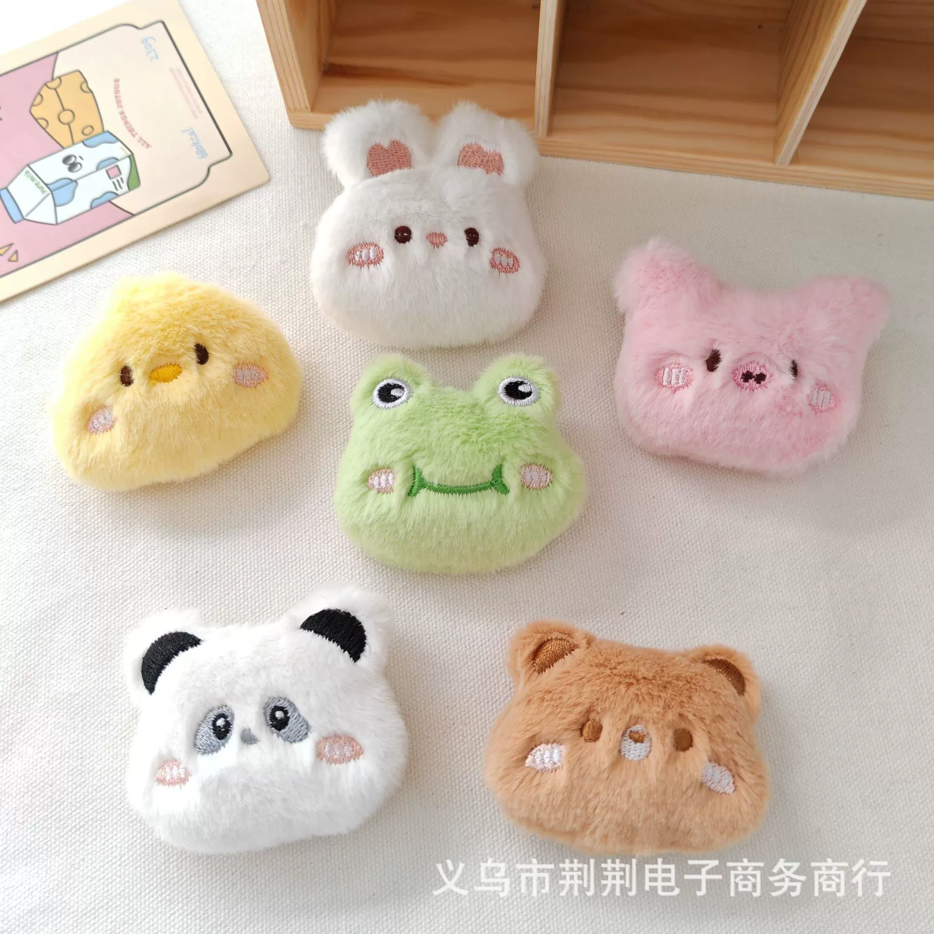 Пушистые животные броши медвежонка аксессуары плюшевые игрушки diy материал для волос hellokitty