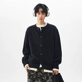 男式针织衫;男式夹克;男式休闲裤