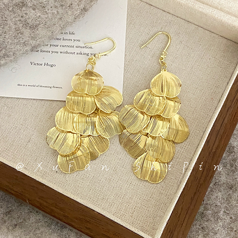 Retro fashionable sophisticated elegant earrings