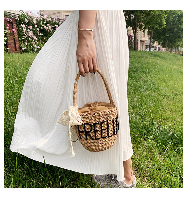 Korean Fashion Style New Hand-woven Bucket Bag display picture 9