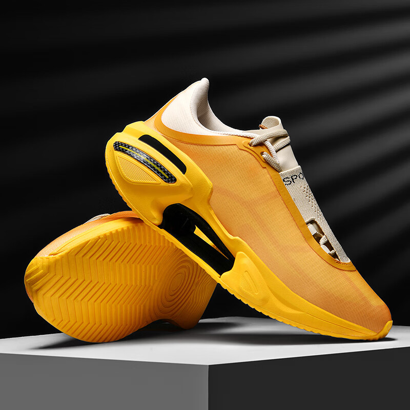 Ultra light running sneakers