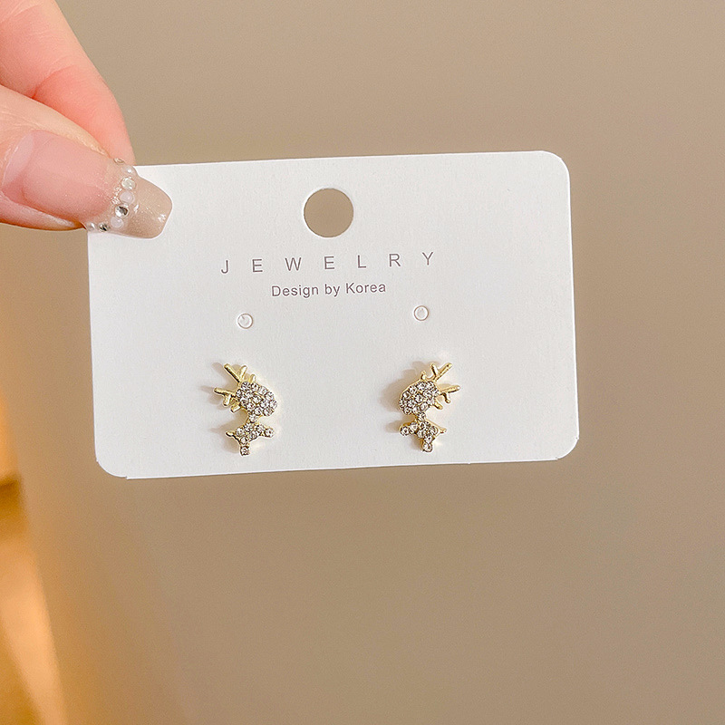 Aretes de aleación coreana de perlas de alto nivel de perlas largas al por mayor transfronterizas pendentes de cabina ligeros de lujo exagerados perfumes de orejas mujeres