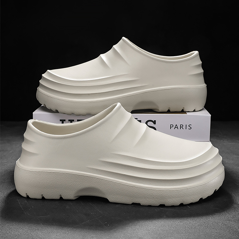 Baotou zapatillas para hombres verano 2025 nuevo antideslizante impermeable con suela suave zapatos de cocina de color sólido zapatos de protección laboral