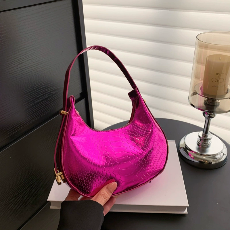 Сумка через одно плечо, модная shoulder bag, корейский стиль, коллекция 2023, крокодиловый принт