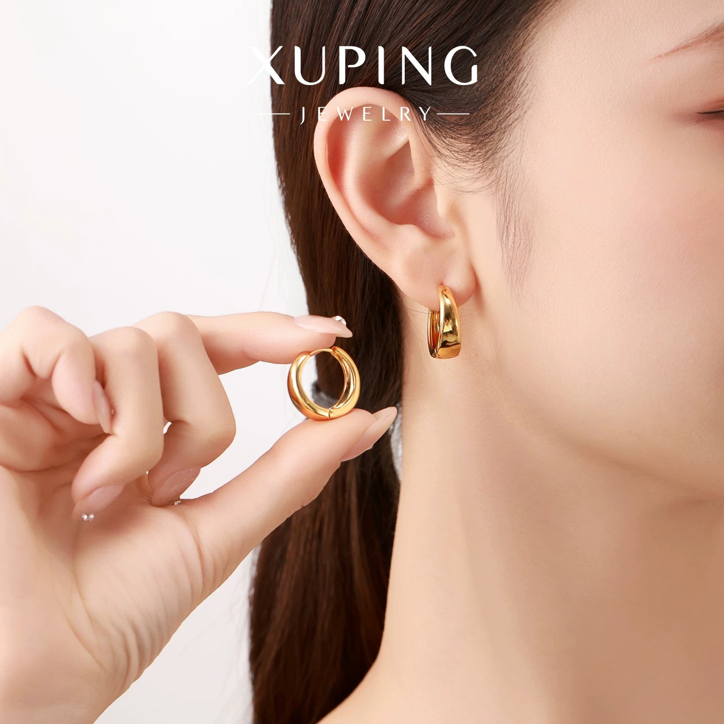 Joyería Xuping chapado 24k simple estilo pendientes de auriculares ligero diseño de lujo imitación de auriculares de oro personalizados para mujeres