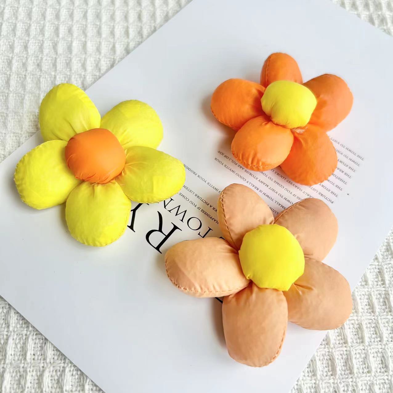 Summer and Autumn Cute Fashion Windbreaker Fabric Five-Petal Flower Contrast Color Flower Clothing Headwear Accessories Shoes Socks Box Bag Accessories Wholesale