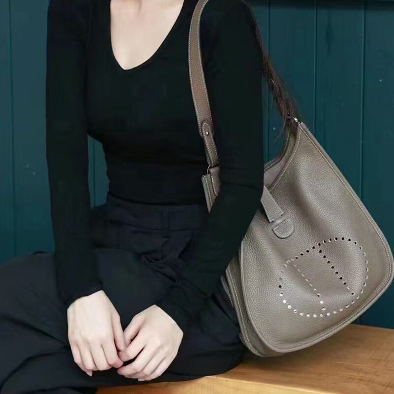 Niche Design 2025 New Women's Bag Evelyn Bag Medium Size 29Tc Pebbled First Layer Cowhide Shoulder Crossbody Bag Niche Design 2025 New Women's Bag Evelyn Bag Medium Size 29Tc Pebbled First Layer Cowhide Shoulder Crossbody Bag