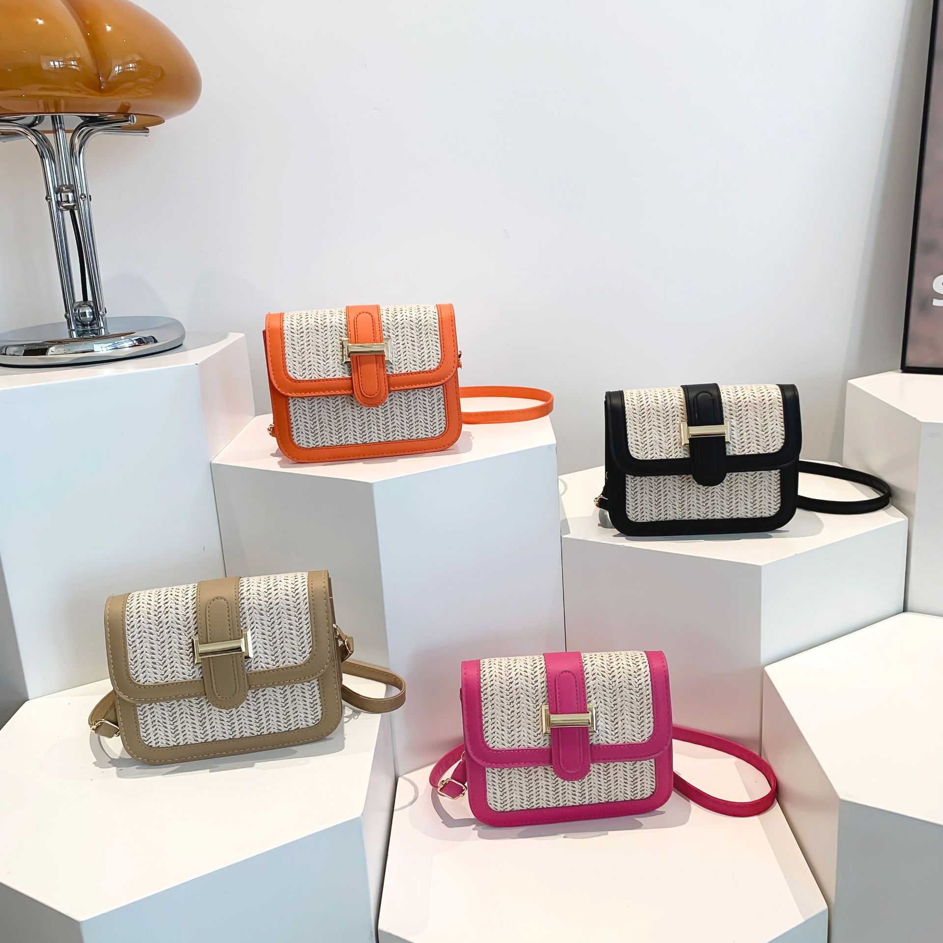 2024 primavera nueva bolsa casual simple para mujeres nueva nicho simple mochila de tendencia casual bolso de hombro