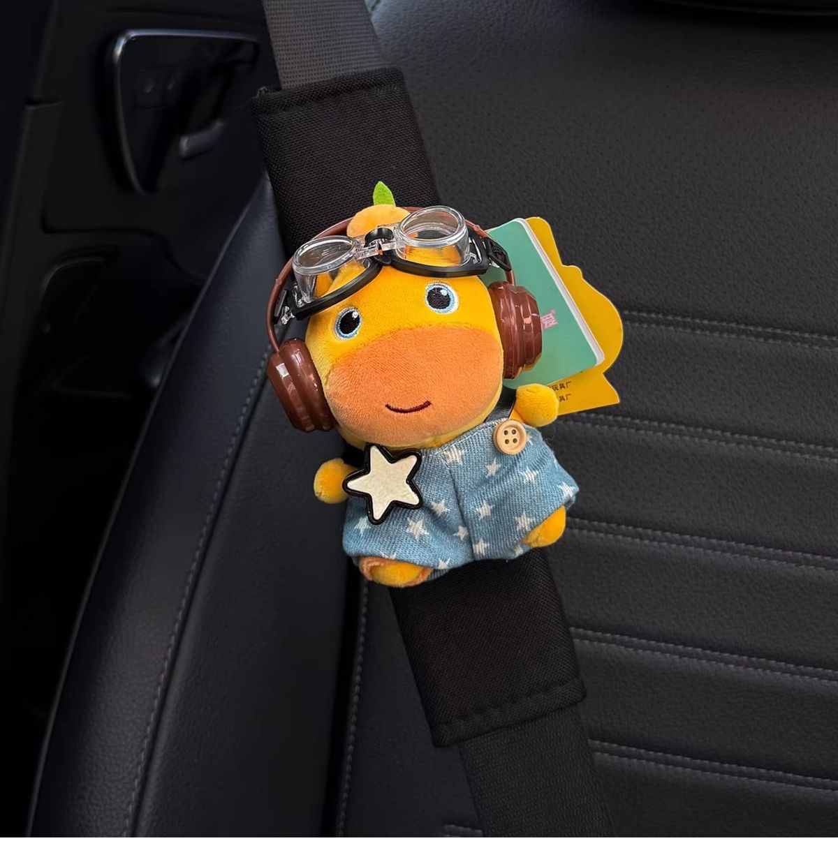 Capybara Lulu Car Seatbelt Shoulder Pads, Car Seatbelt Decoration, Anti-Wear Clothing, Cute Couple Set