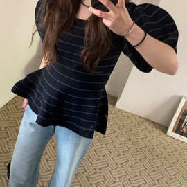 韩系简约条纹一字肩泡泡袖针织衫女夏季新款别致小裙摆设计上衣